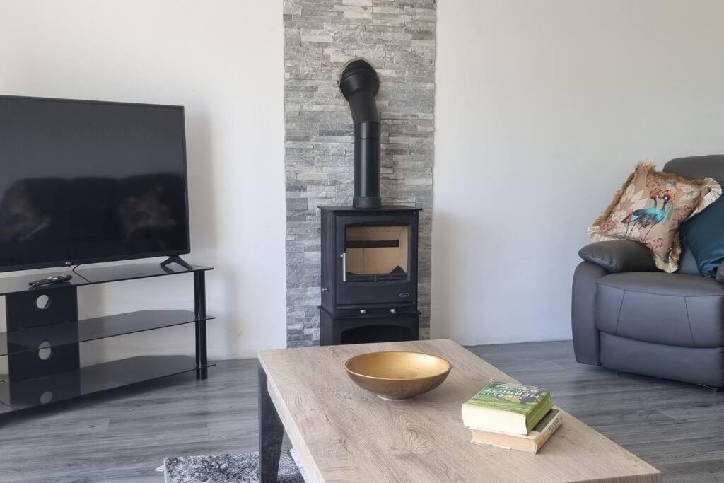 Grace'S Place With Hot Tub & Games Room Carrickfergus Exterior photo