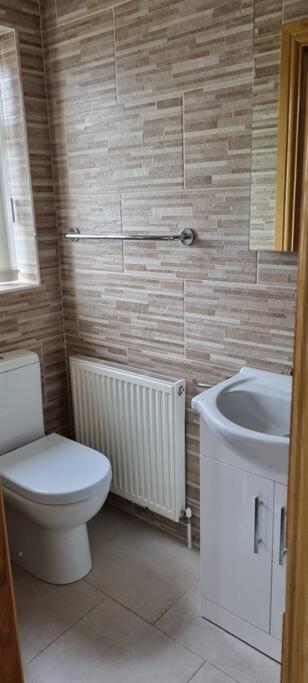 Grace'S Place With Hot Tub & Games Room Carrickfergus Exterior photo