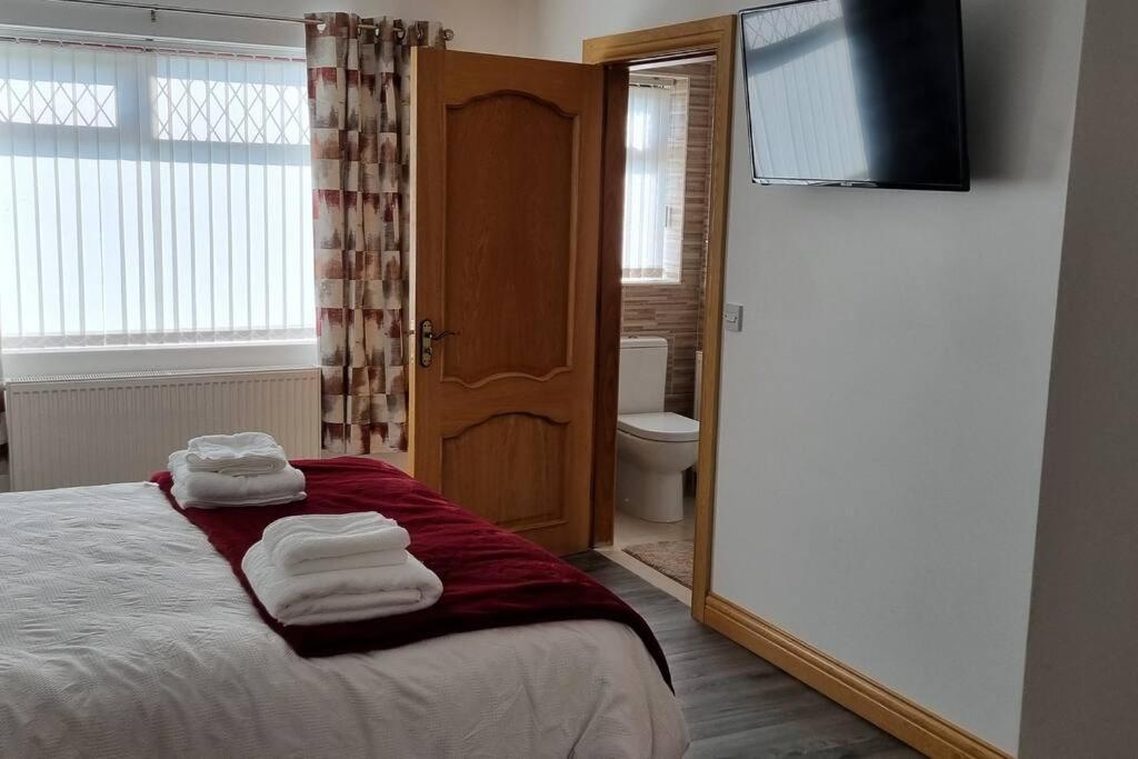 Grace'S Place With Hot Tub & Games Room Carrickfergus Exterior photo